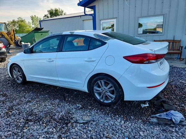 2017 HYUNDAI ELANTRA