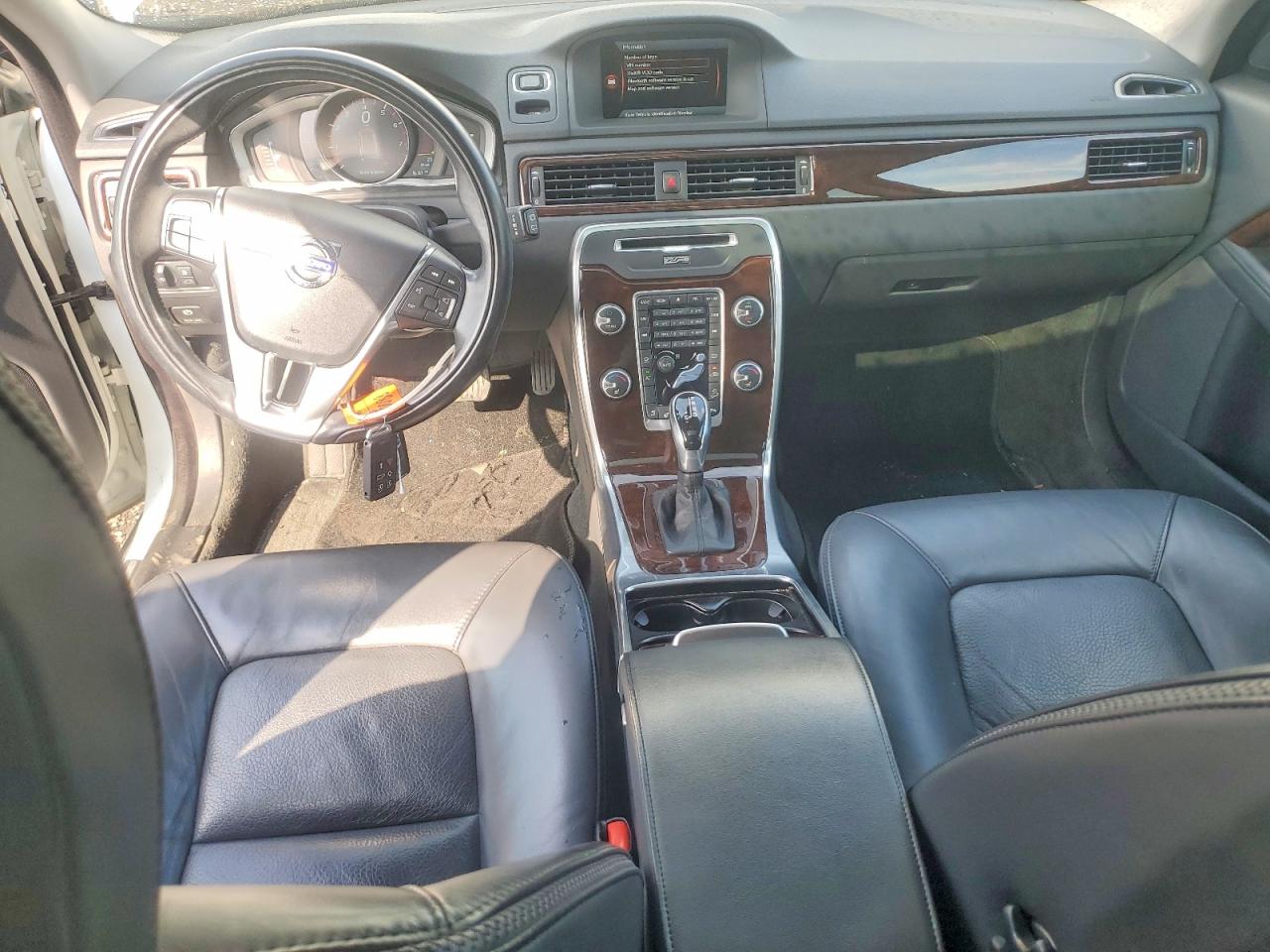 2014 VOLVO XC70