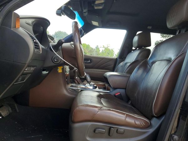 2016 INFINITI QX80 — DENT