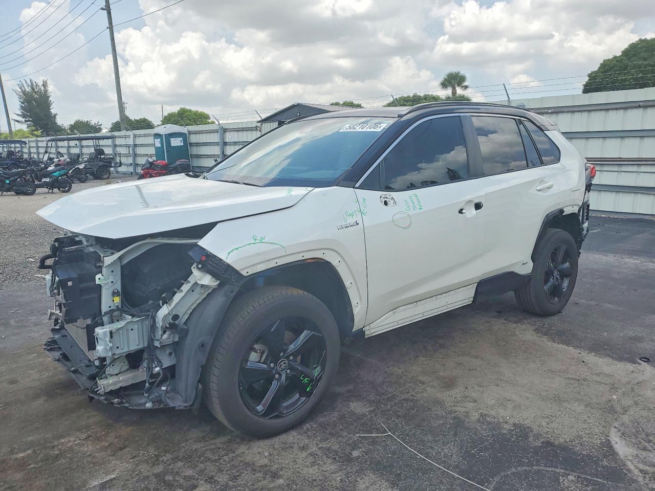 2021 TOYOTA RAV4 XSE HV