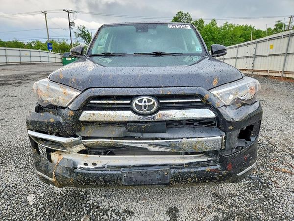 2024 TOYOTA 4RUNNER Limited