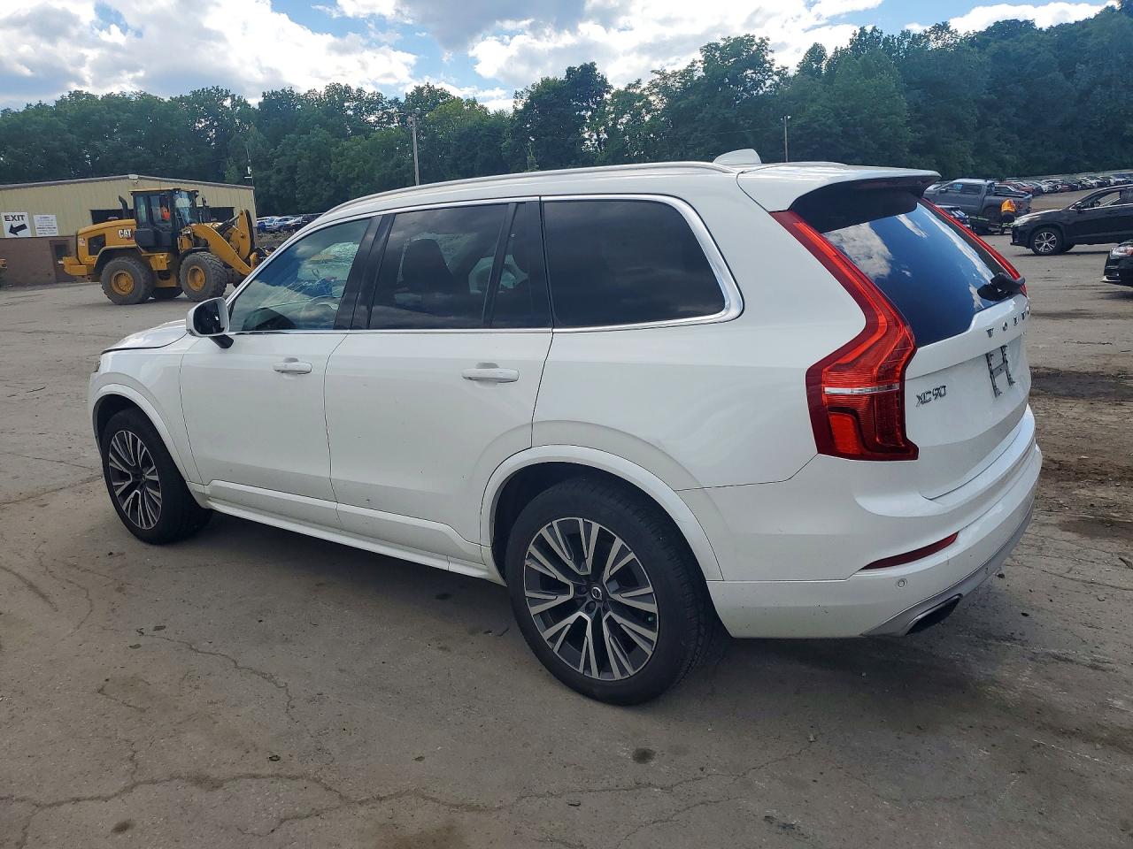 2020 VOLVO XC90 Momentum