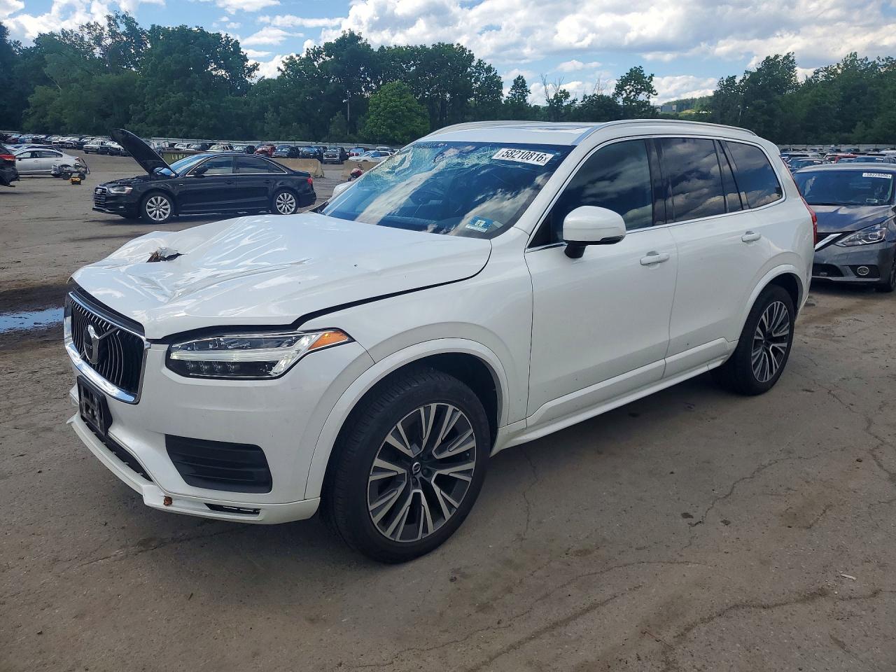 2020 VOLVO XC90 Momentum