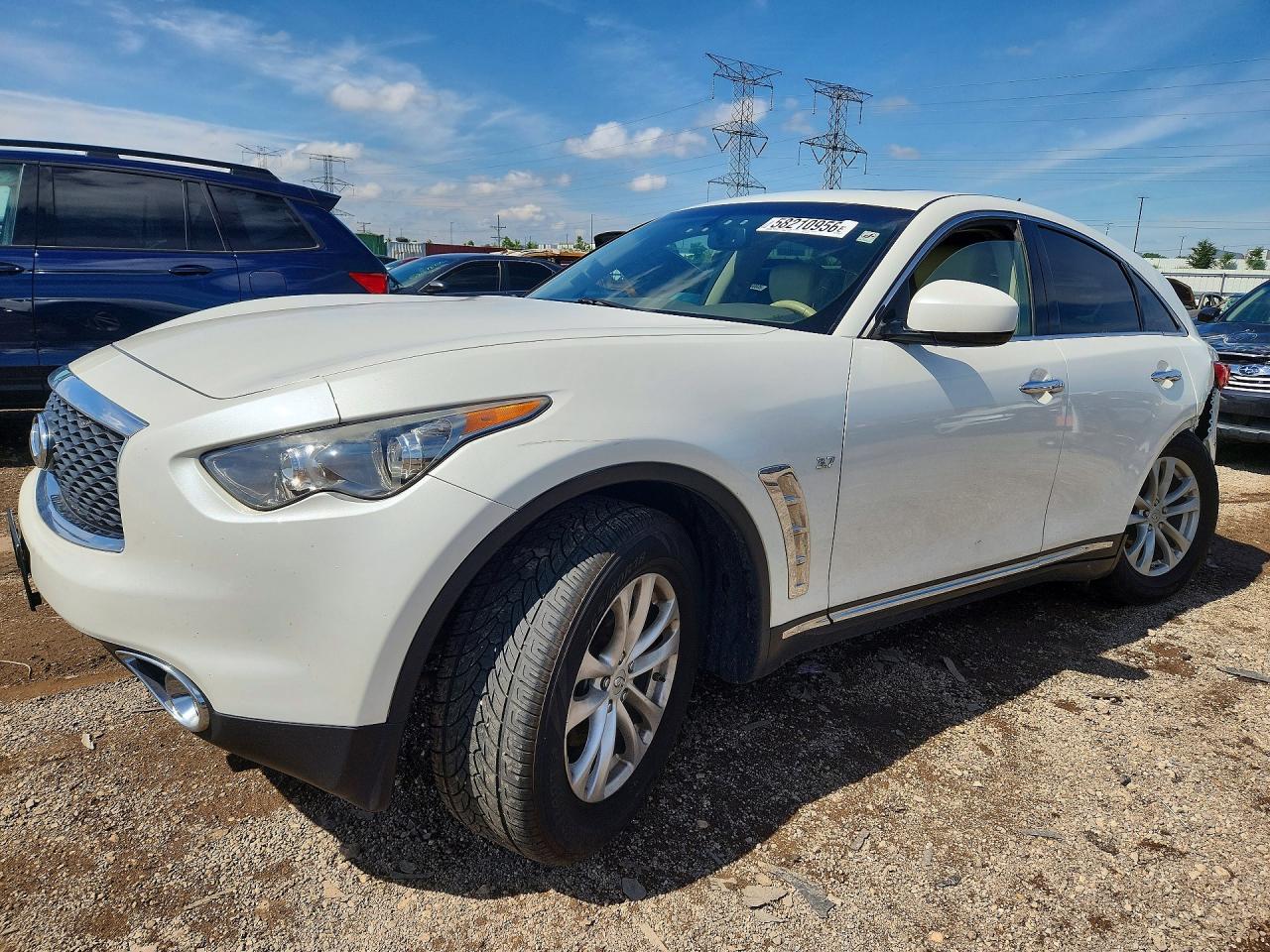 2017 INFINITI QX70
