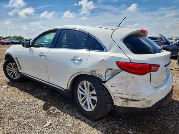 2017 INFINITI QX70