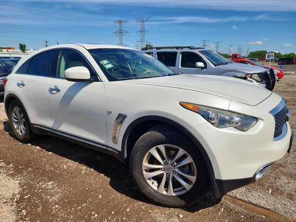 2017 INFINITI QX70