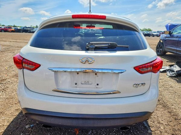 2017 INFINITI QX70