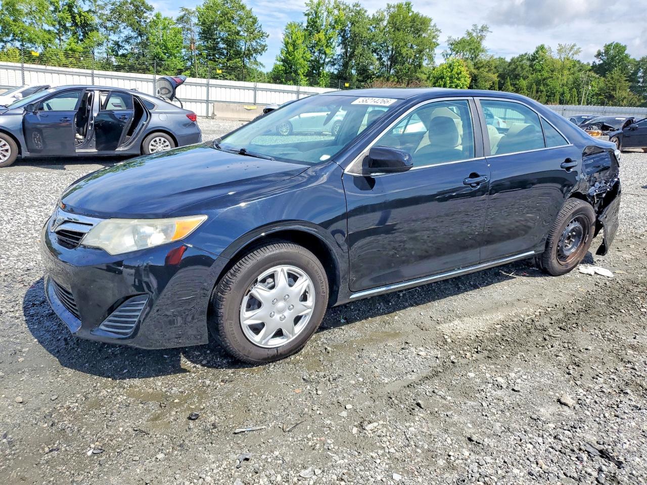 2014 TOYOTA CAMRY