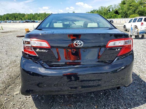 2014 TOYOTA CAMRY