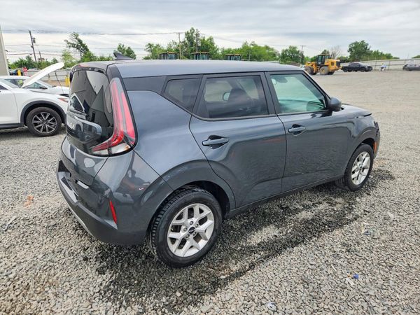2024 KIA SOUL LX, S