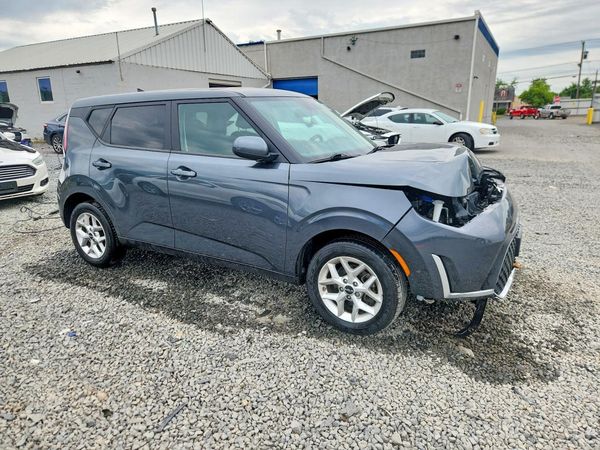 2024 KIA SOUL LX, S