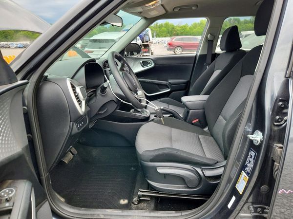 2024 KIA SOUL LX, S