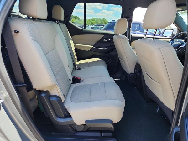 2023 CHEVROLET TRAVERSE LS