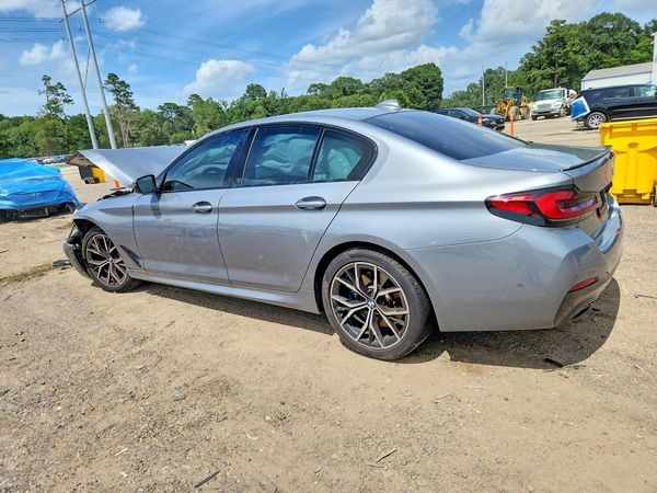 2023 BMW 530