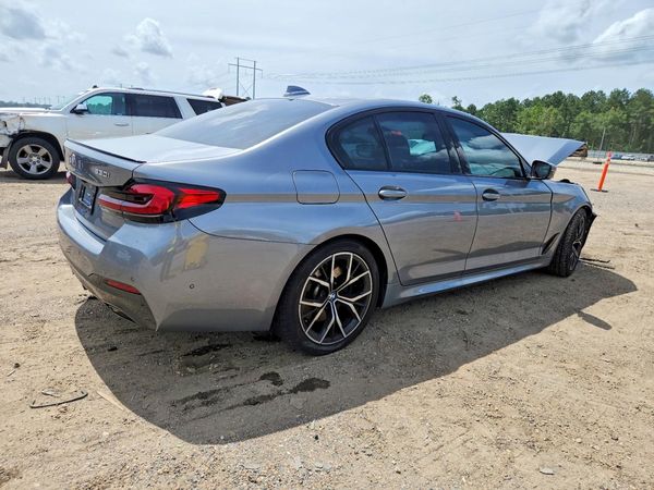 2023 BMW 530