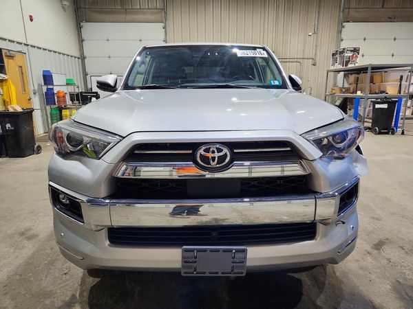 2024 TOYOTA 4RUNNER Limited