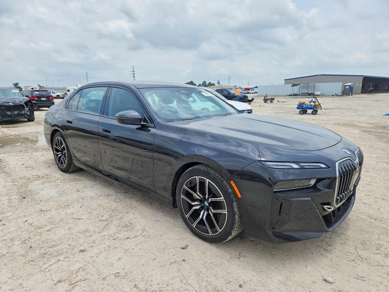 2023 BMW 740