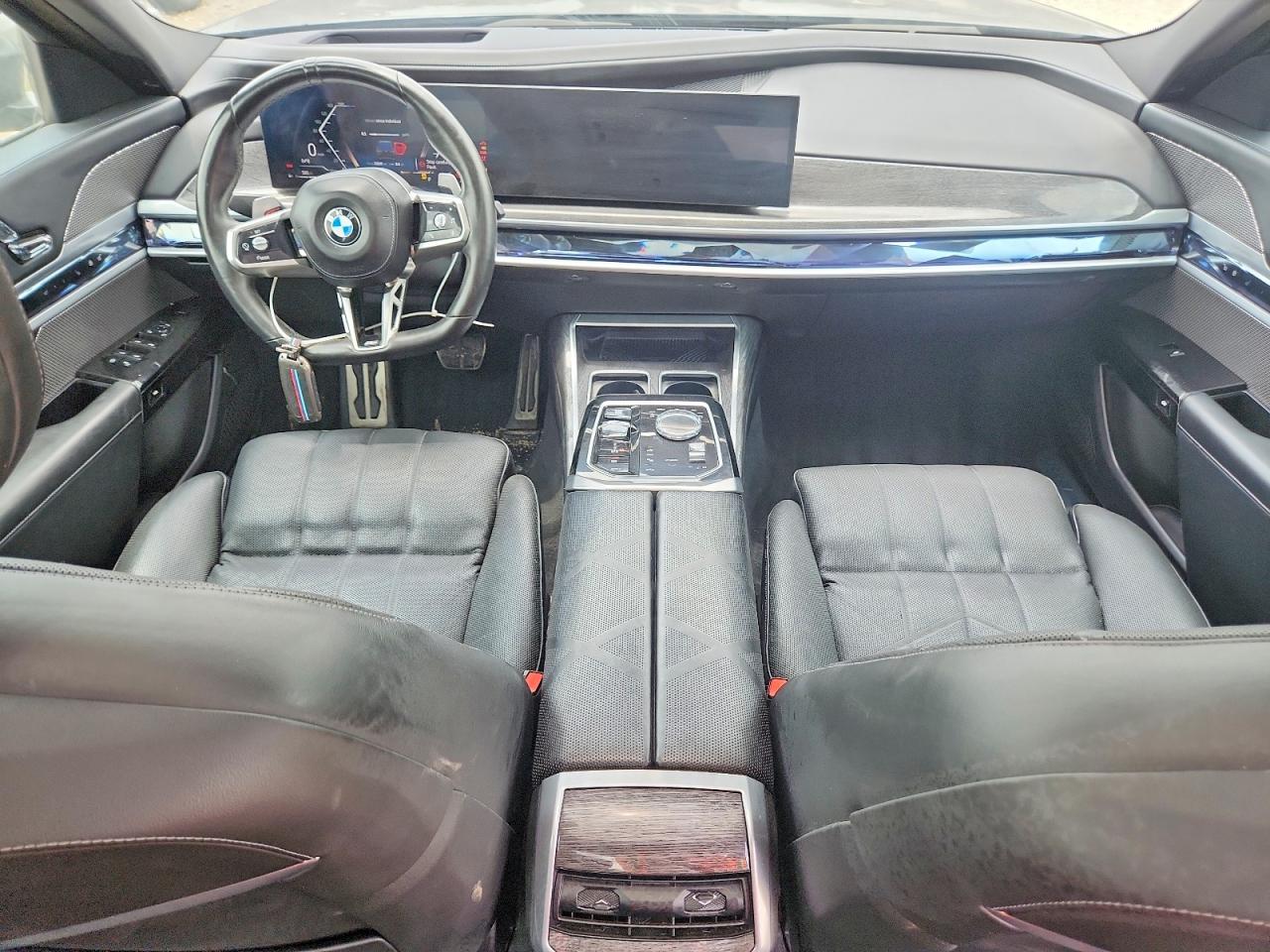 2023 BMW 740