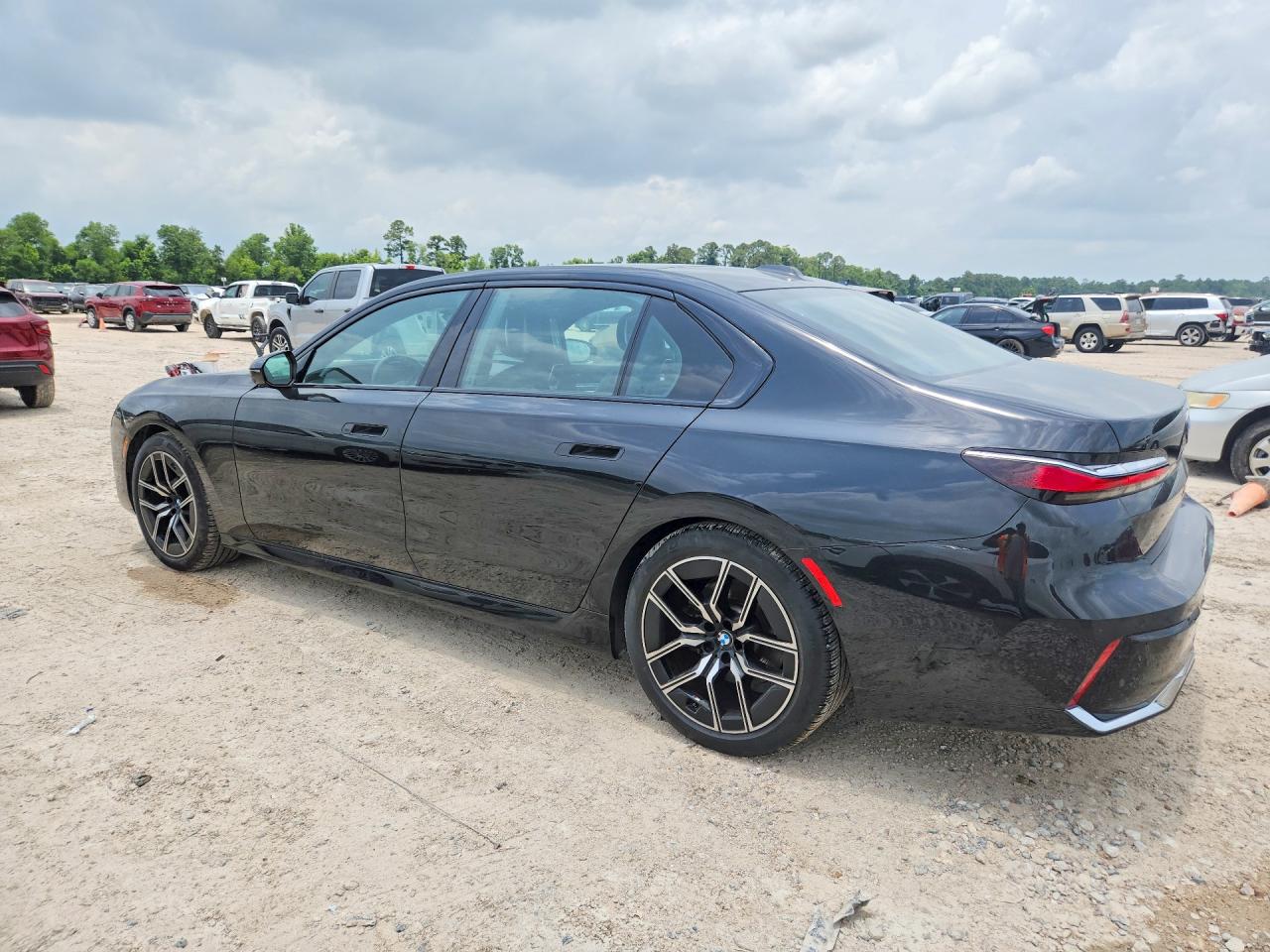 2023 BMW 740