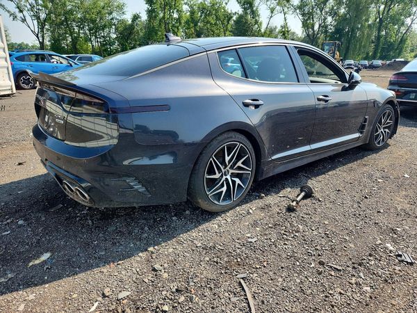 2022 KIA STINGER GT-Line