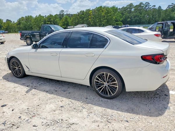 2022 BMW 530
