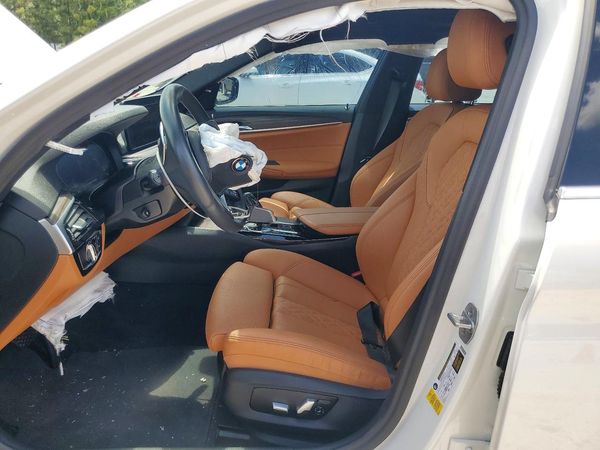 2022 BMW 530