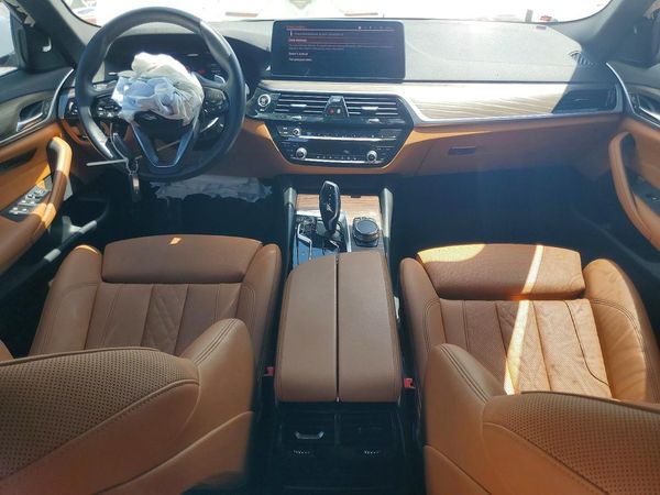 2022 BMW 530