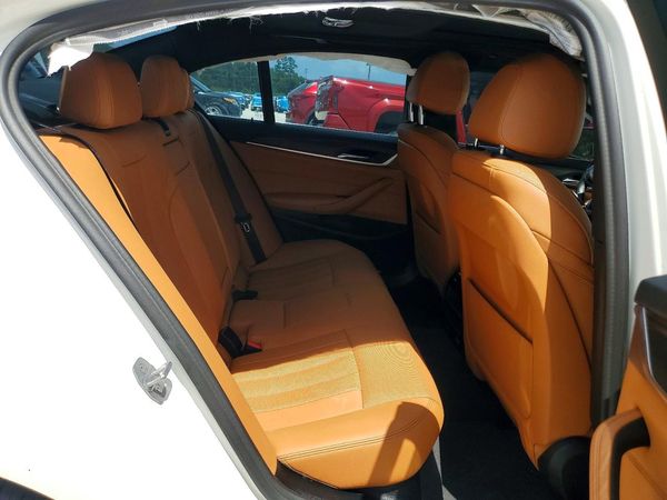2022 BMW 530