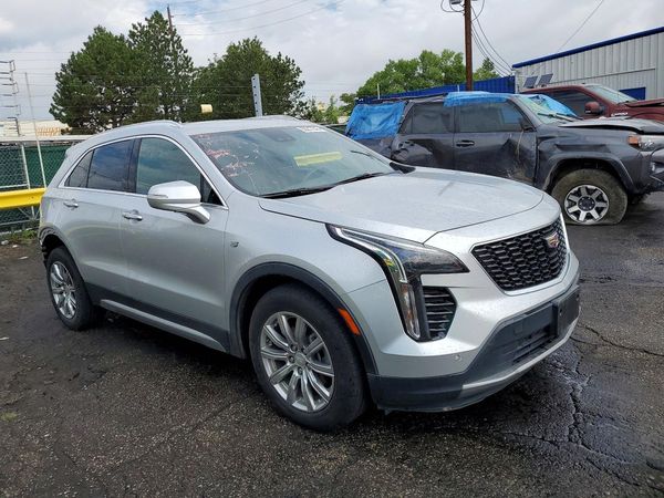 2022 CADILLAC XT4 Premium Luxury