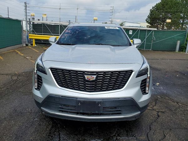 2022 CADILLAC XT4 Premium Luxury