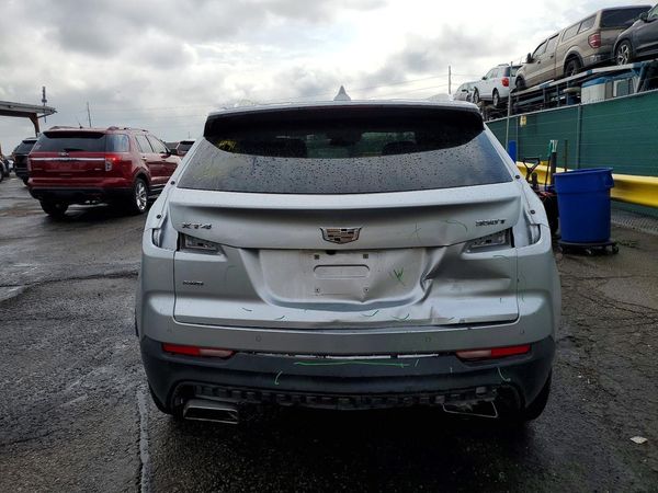 2022 CADILLAC XT4 Premium Luxury