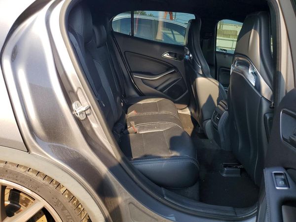 2016 MERCEDES-BENZ GLA