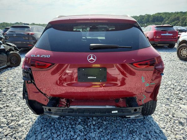 2021 MERCEDES-BENZ GLA