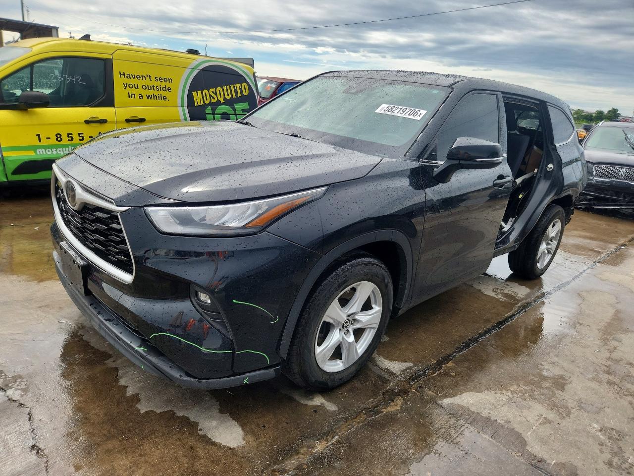 2020 TOYOTA HIGHLANDER LE