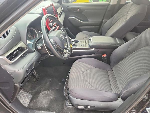 2020 TOYOTA HIGHLANDER LE