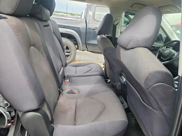 2020 TOYOTA HIGHLANDER LE