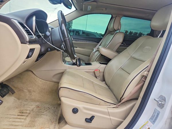 2017 JEEP CHEROKEE Overland — DENT