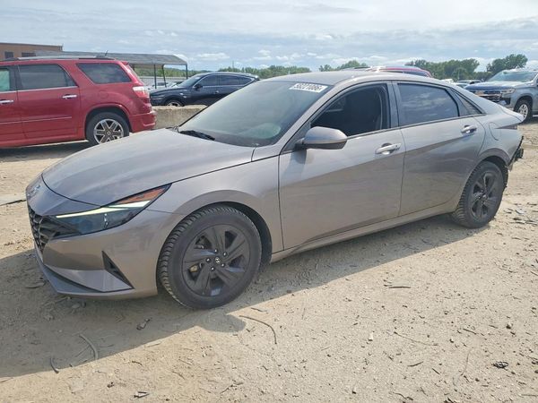 2022 HYUNDAI ELANTRA SEL w/ Convenience Pkg