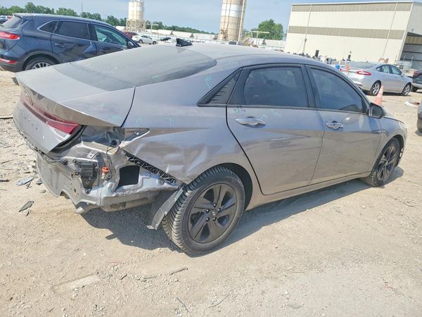 2022 HYUNDAI ELANTRA SEL w/ Convenience Pkg
