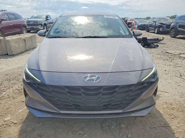 2022 HYUNDAI ELANTRA SEL w/ Convenience Pkg