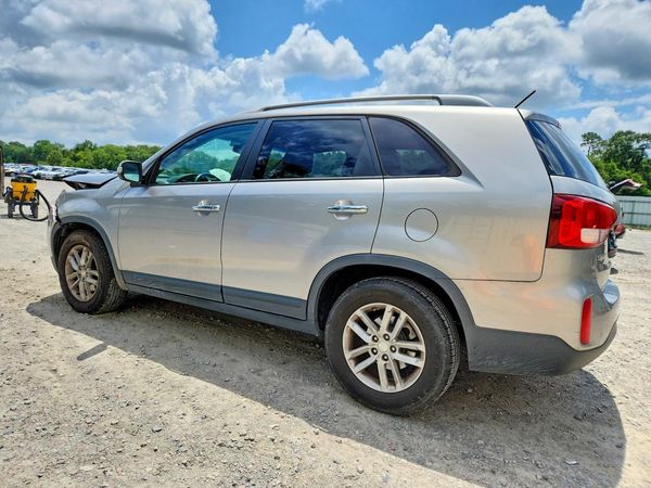 2014 KIA SORENTO Base/ LX