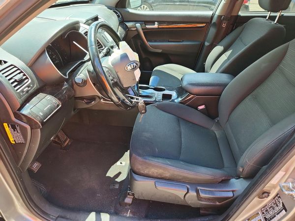 2014 KIA SORENTO Base/ LX