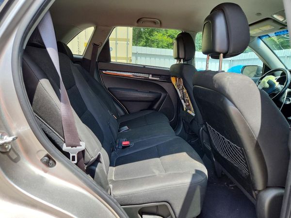 2014 KIA SORENTO Base/ LX