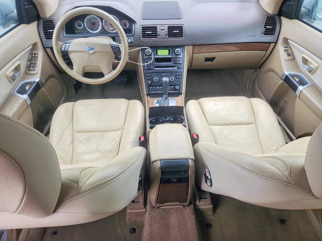 2011 VOLVO XC90