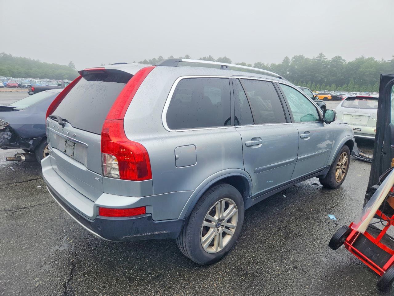 2011 VOLVO XC90