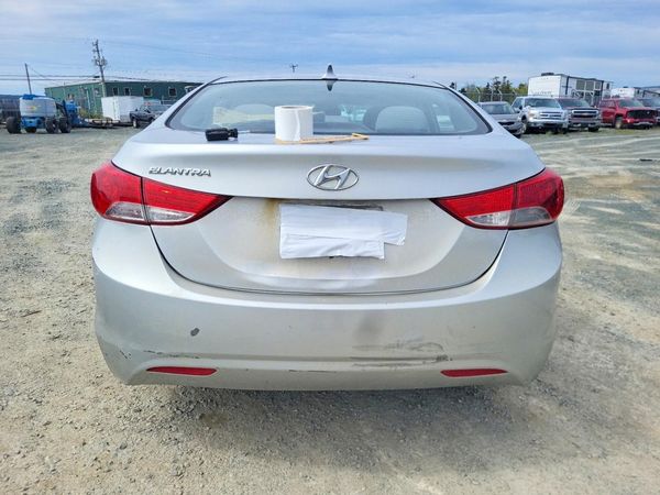 2013 HYUNDAI ELANTRA