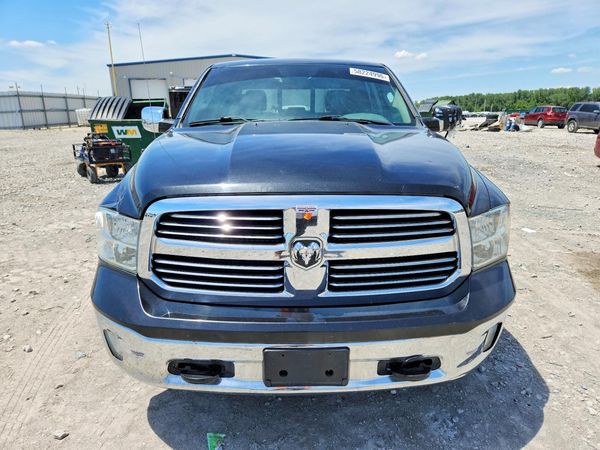 2016 RAM 1500 SLT CREW CAB 4X4