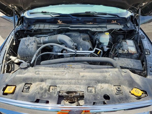 2016 RAM 1500 SLT CREW CAB 4X4