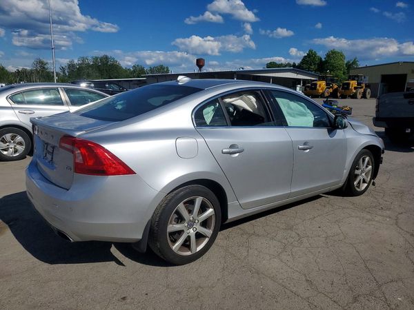 2016 VOLVO S60