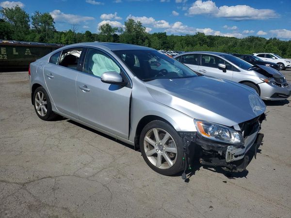 2016 VOLVO S60